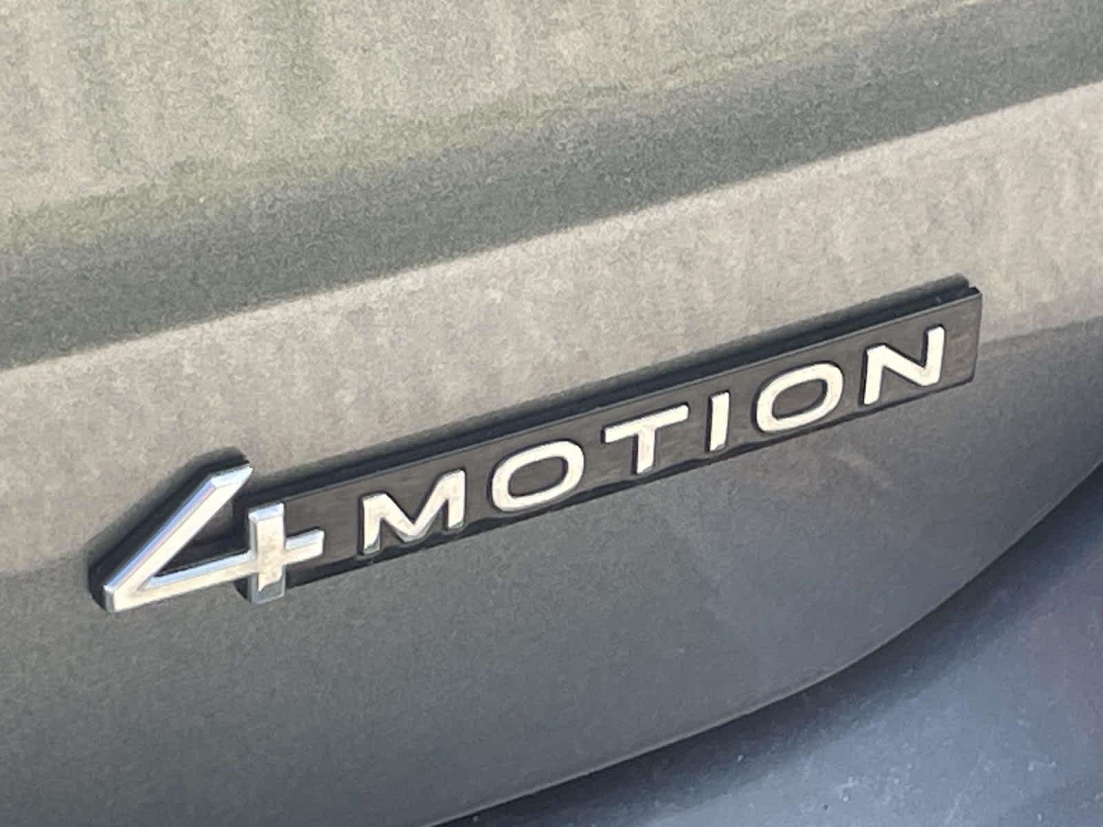 Used 2022 Platinum Gray Metallic Volkswagen SE image 15