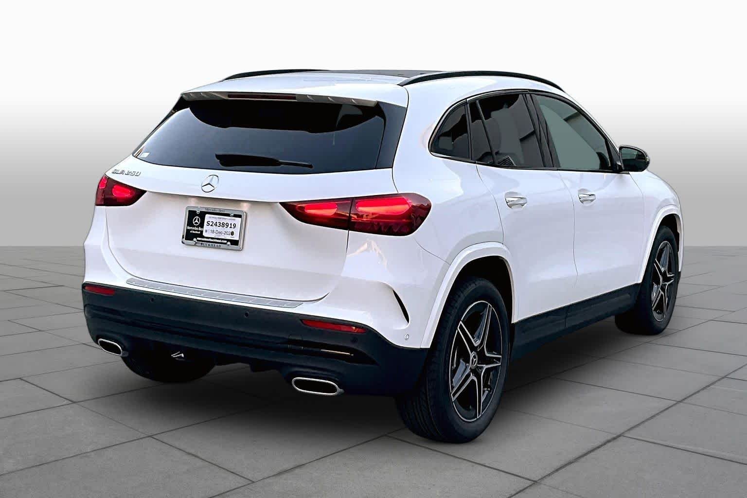 Used 2026 Polar White Mercedes-Benz GLA 250 image 12