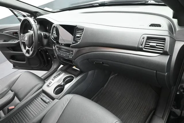 Certified Used 2023 Black Honda EX-L image 30