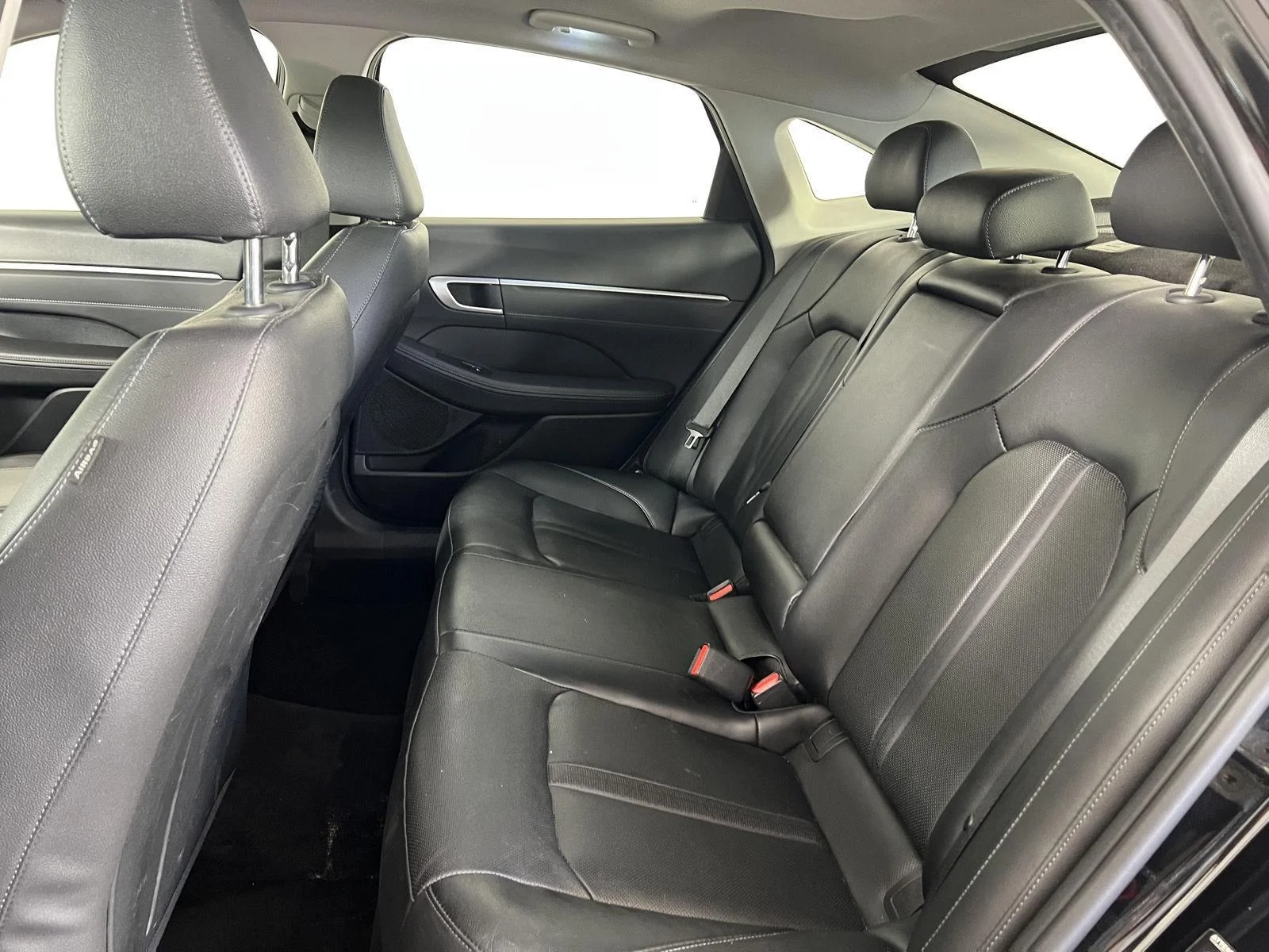 Used 2022 Phantom Black Hyundai Limited image 27