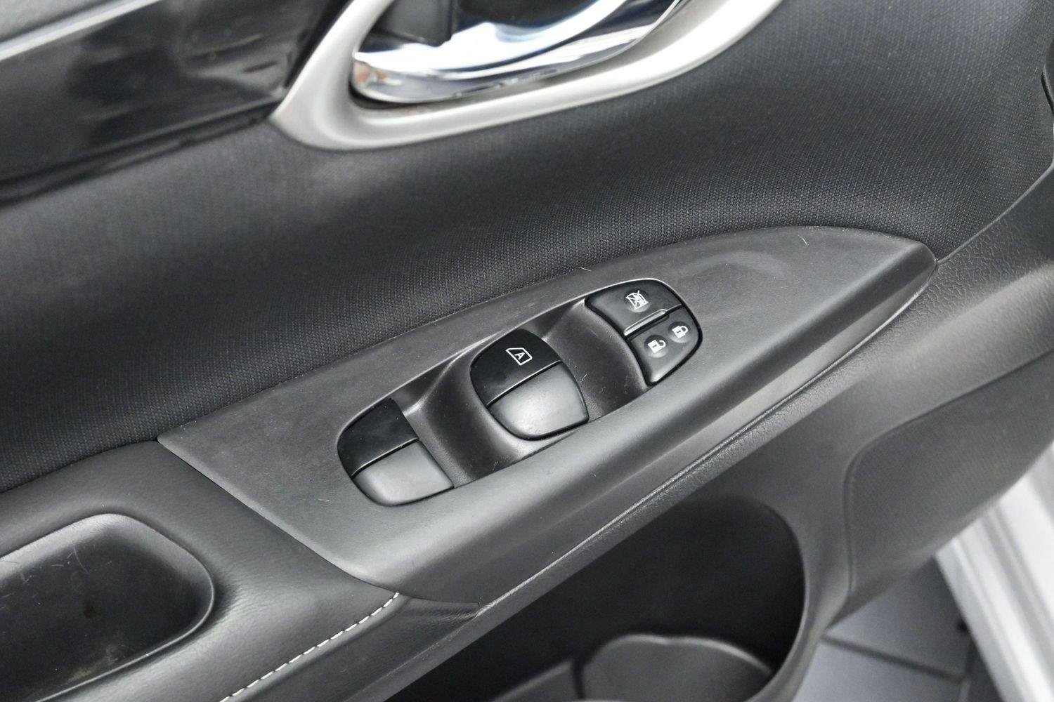 Used 2019 Brilliant Silver Metallic Nissan SV image 10