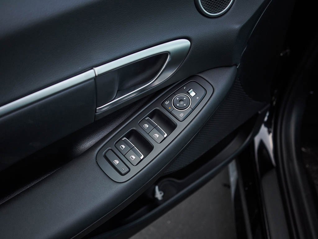 New 2026 Abyss Black Hyundai SEL Sport AWD image 17