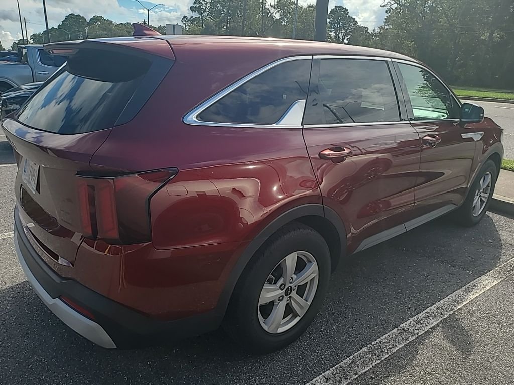 Used 2024 Red Kia LX image 5