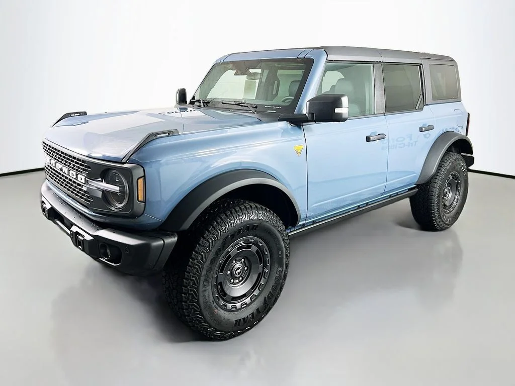 New 2025 Gray Ford Badlands image 5