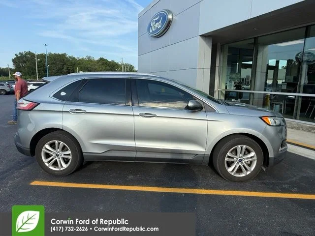 Used 2020 Silver Metallic Ford SEL image 4