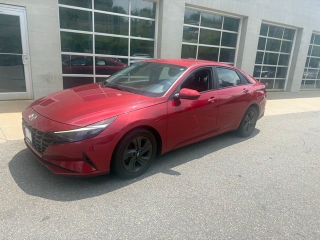 Used 2021 Red Hyundai SEL image 3