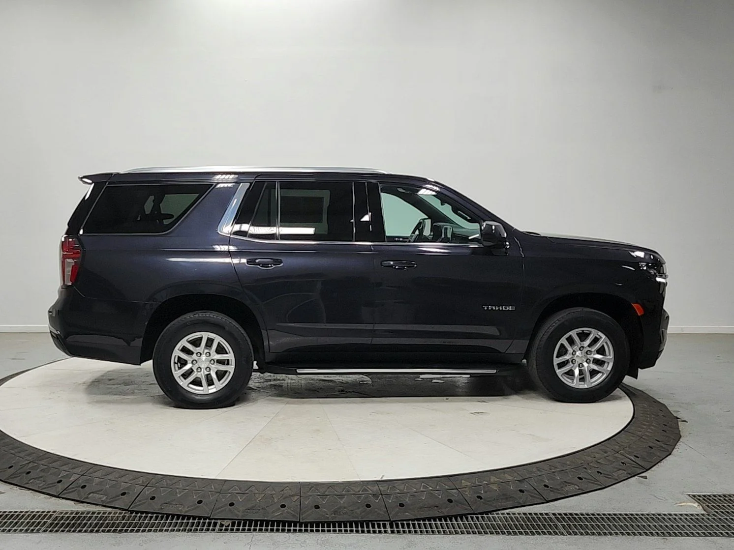 Used 2023 Gray Chevrolet LT image 8