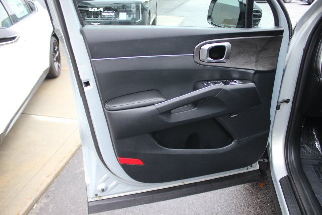 Used 2026 White Kia X-Line EX image 21