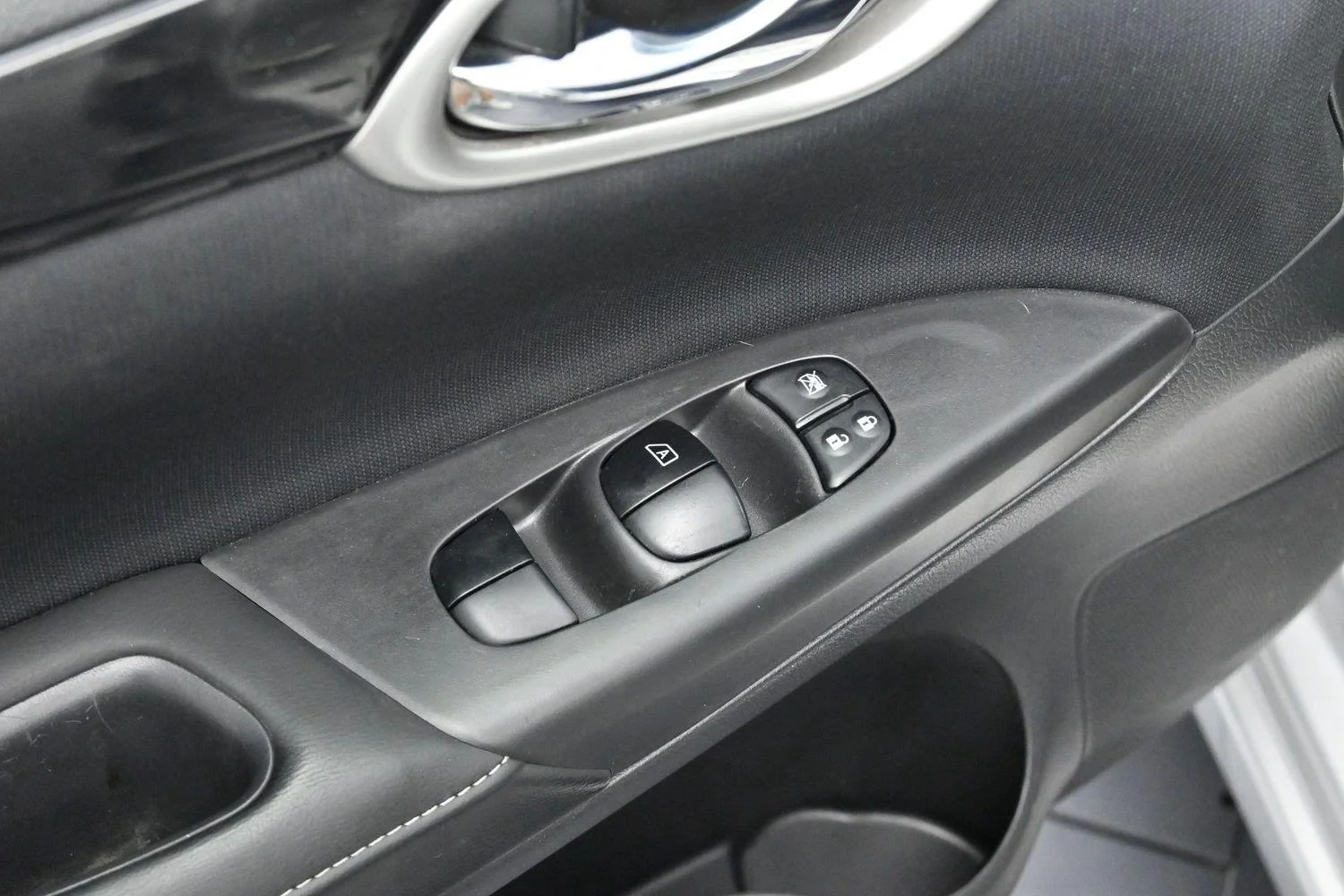 Used 2019 Brilliant Silver Metallic Nissan SV image 10