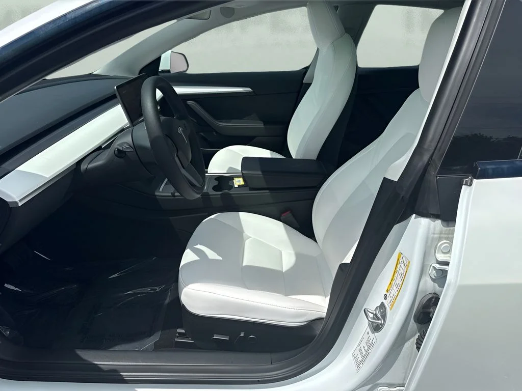 Used 2023 White Tesla Base image 5