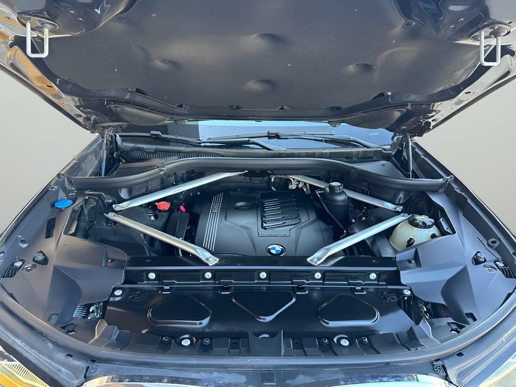 Used 2019 Dark Graphite Metallic BMW xDrive40i image 35