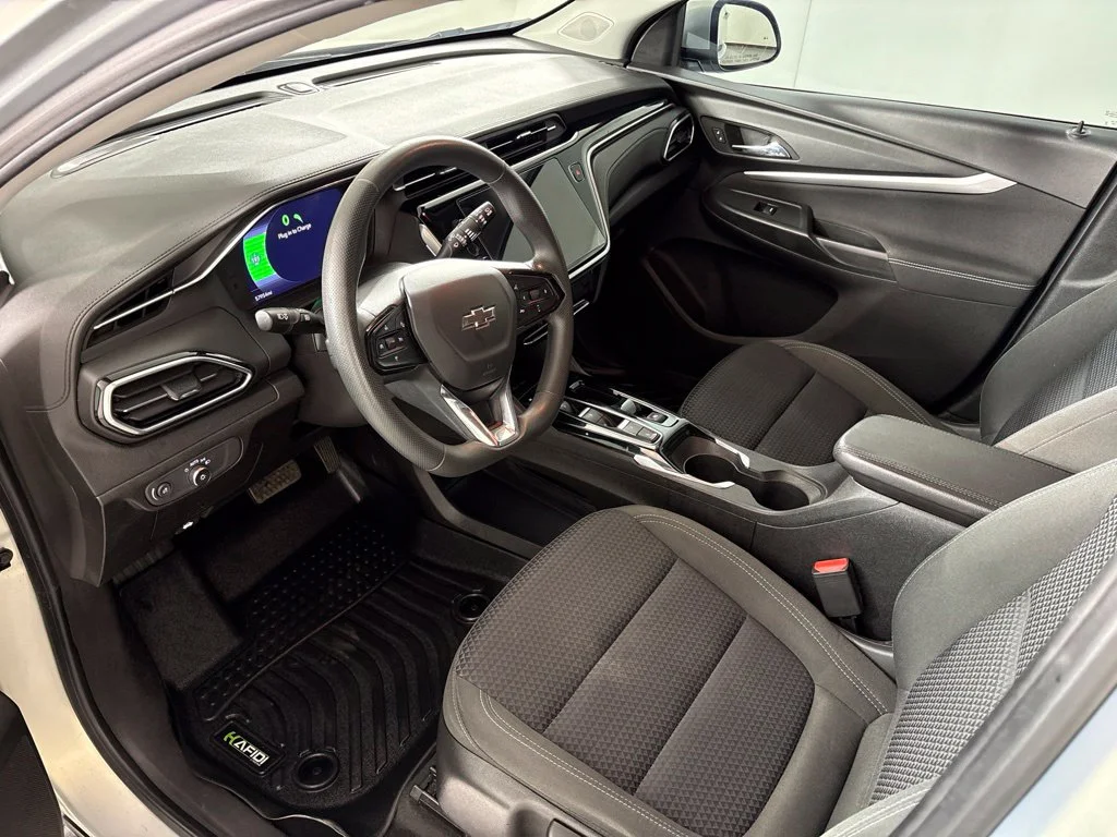 Used 2023 Silver Chevrolet LT image 32