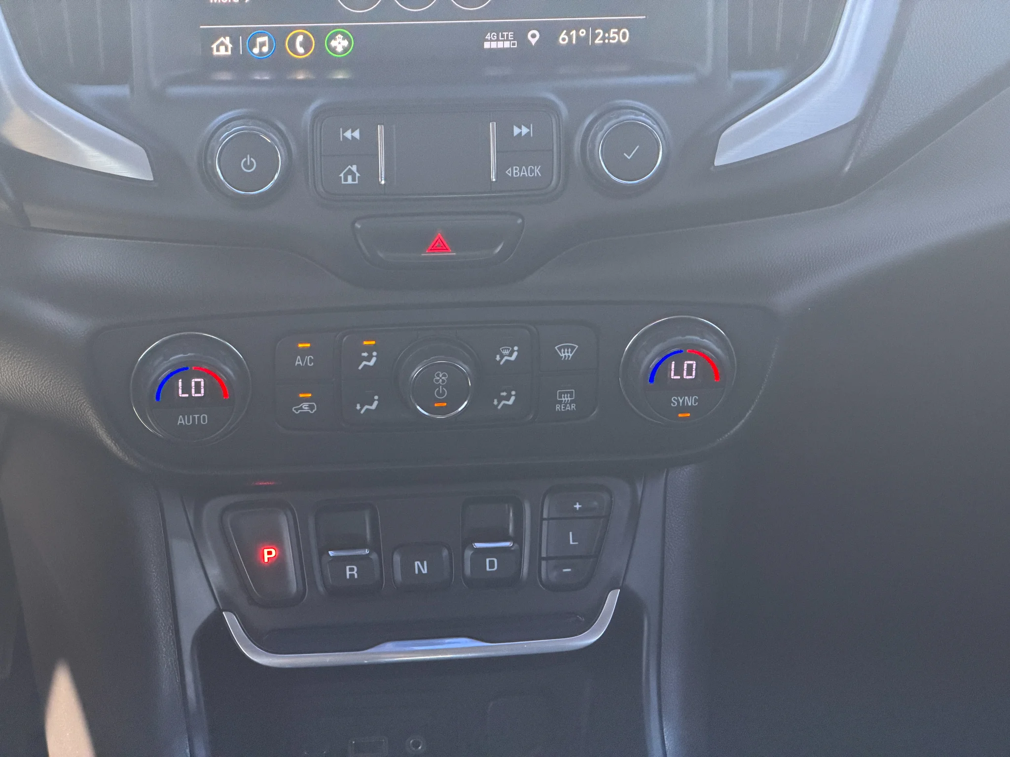 Used 2020 Satin Steel Metallic GMC SLT image 17