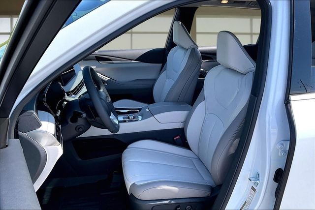 New 2027 RADIANT WHITE INFINITI LUXE image 25