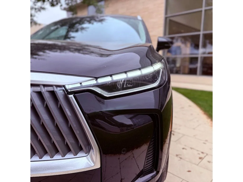 New 2026 Mineral Black INFINITI Luxe FWD image 7