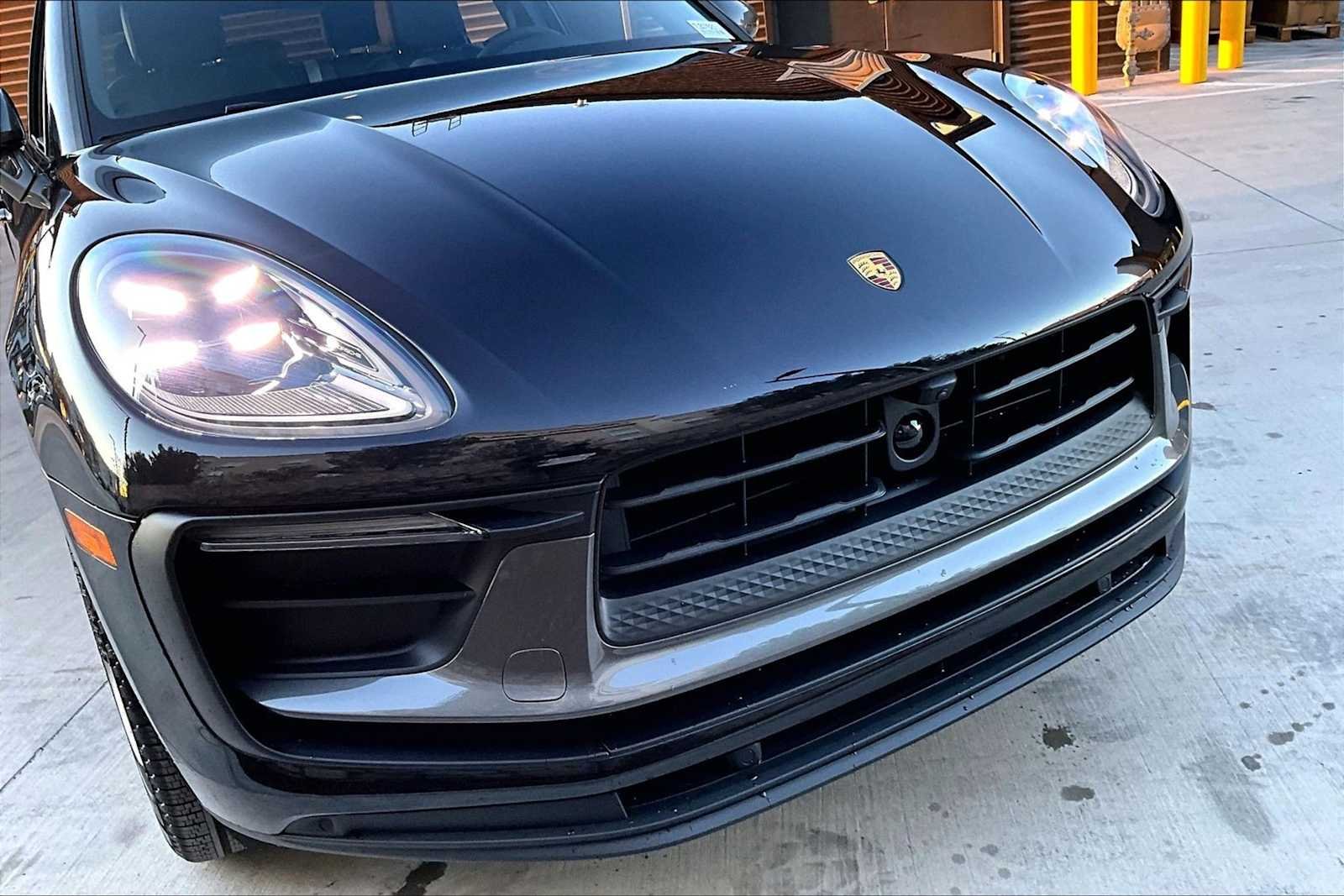 2026 Porsche Macan T - Photo 23
