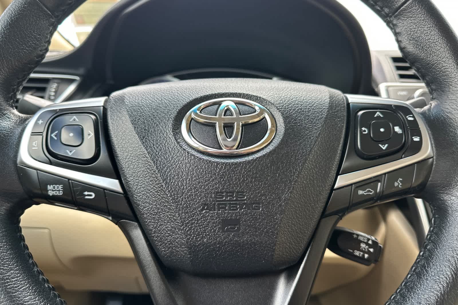 Used 2015 Blizzard Pearl Toyota XLE image 21
