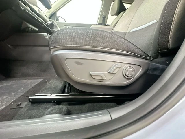 New 2027 Pale Gray Kia S image 15