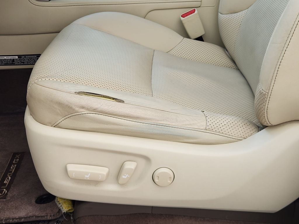 Used 2015 Starfire Pearl Lexus 460 Luxury image 24