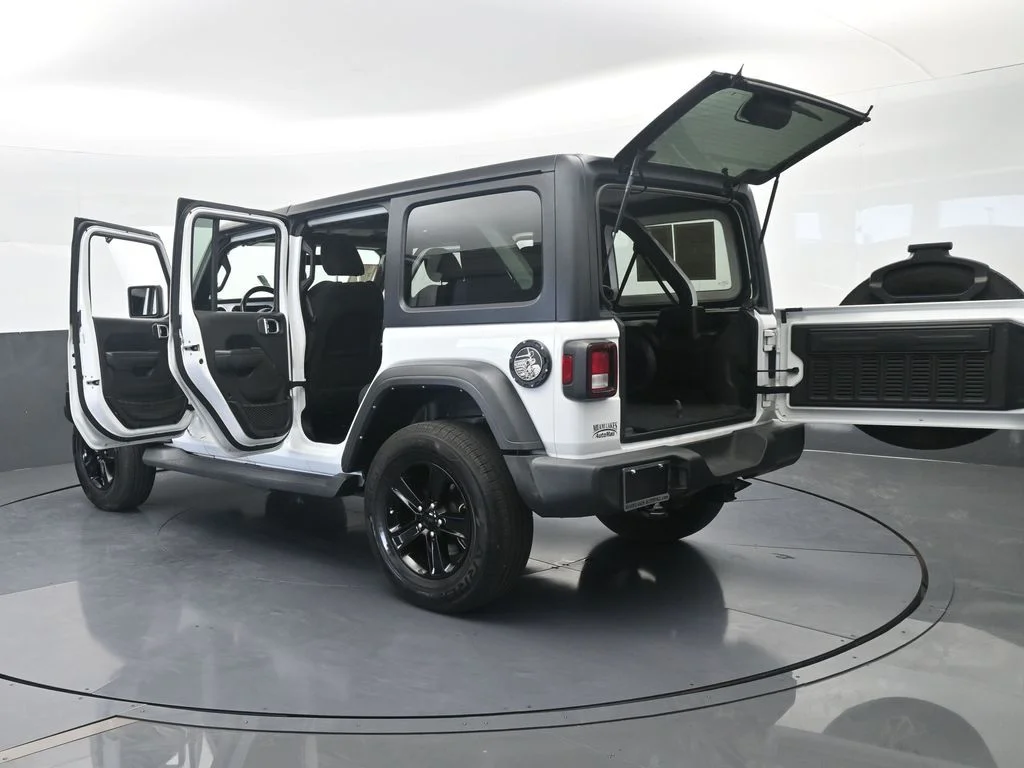 Used 2022 Bright White Clearcoat Jeep Unlimited Sport Altitude image 77