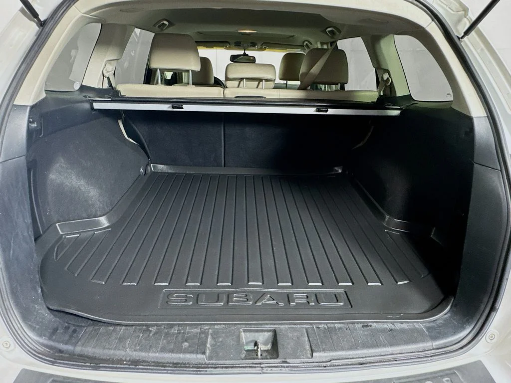 Used 2010 White Subaru 3.6R image 32