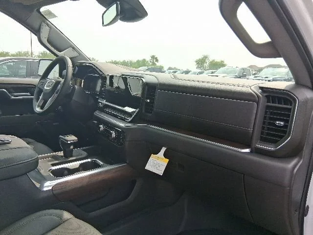 2026 GMC Sierra 1500 SLT - Photo 10