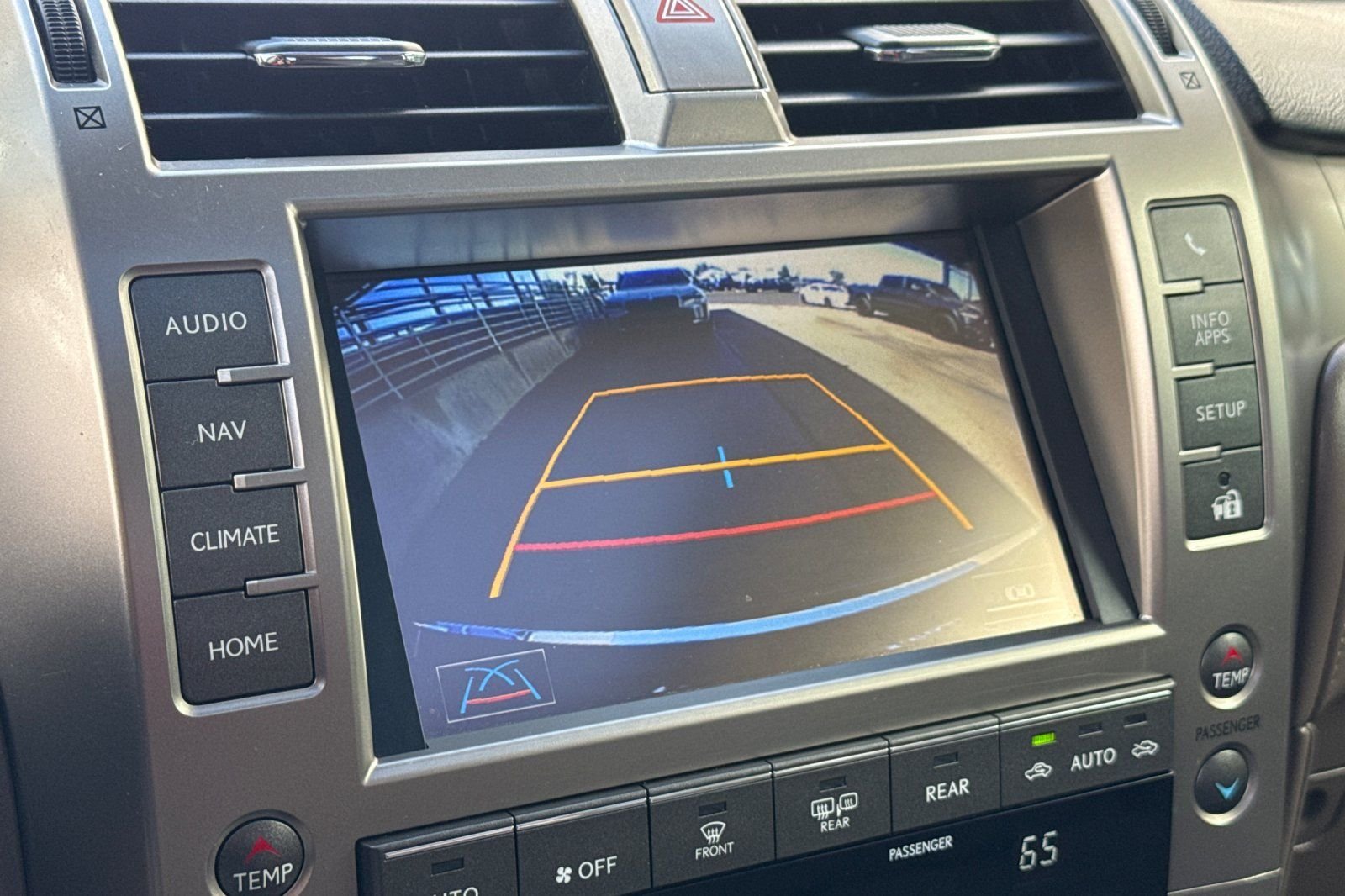 Used 2019  Lexus 460 Luxury image 21