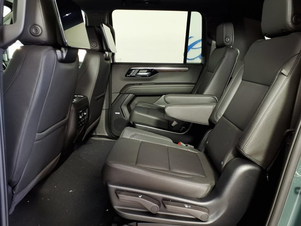 2026 Chevrolet Suburban Z71 - Photo 6