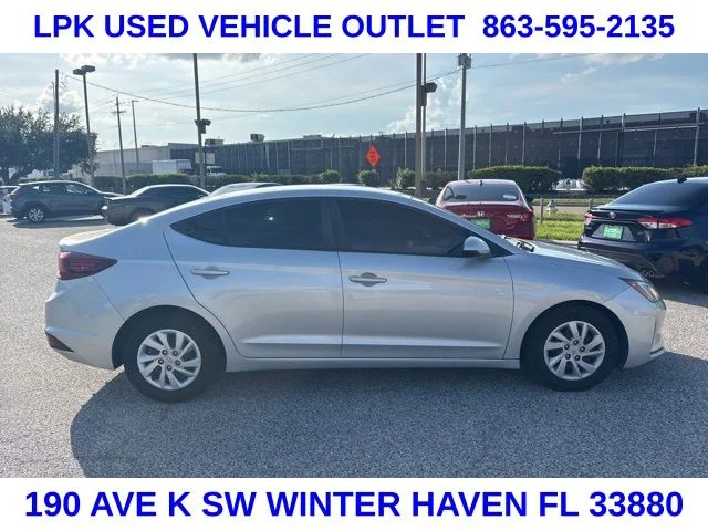 Used 2019 Silver Hyundai SE image 2