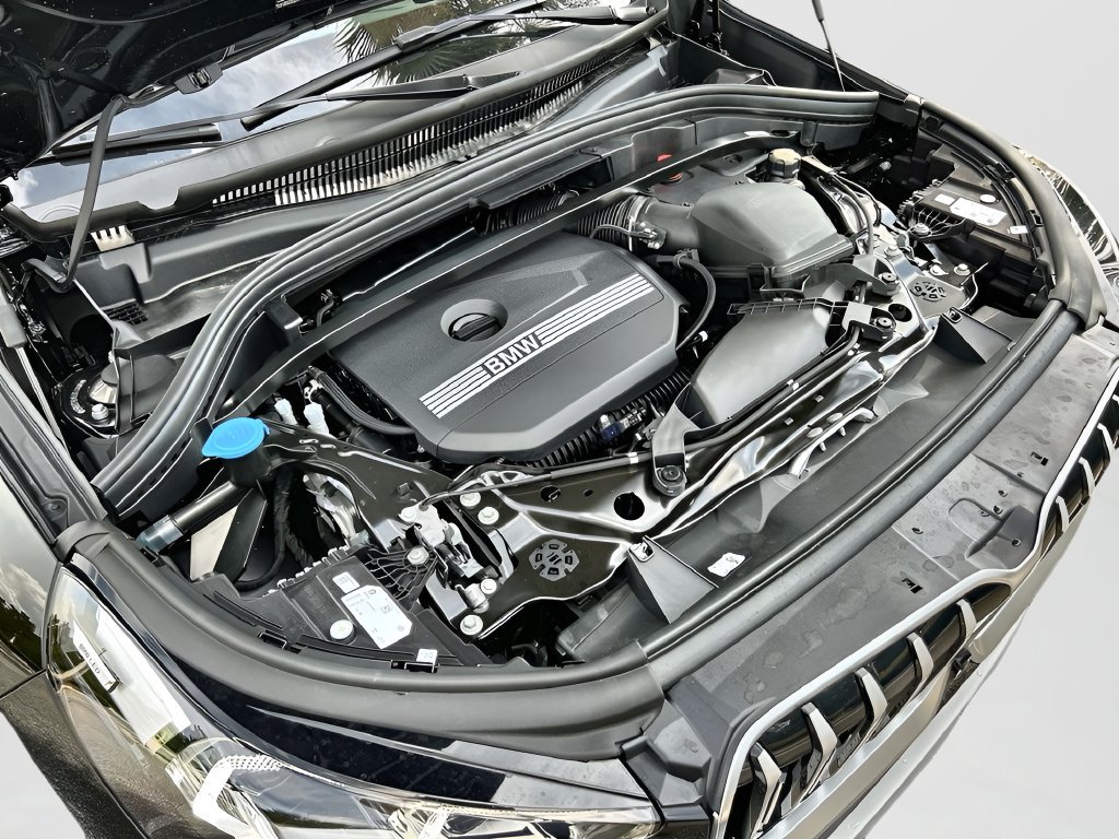Used 2025 Black BMW xDrive28i image 29