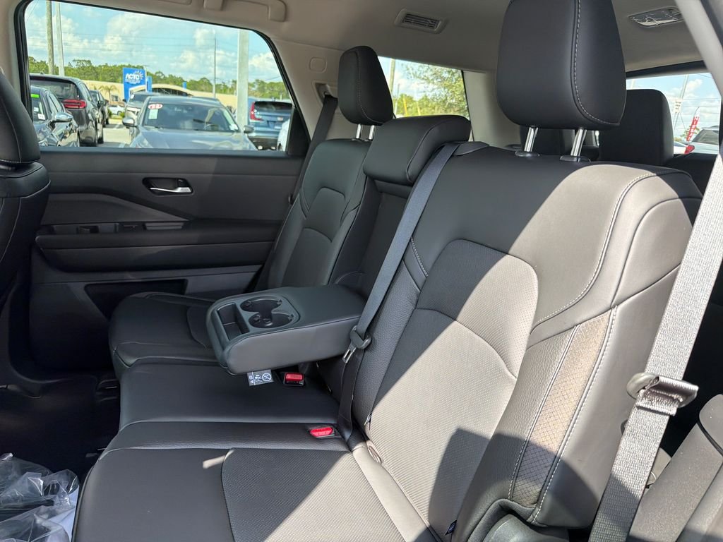 New 2026 Nissan Pathfinder SL 4D Sport Utility