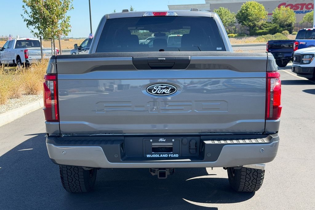 New 2026 Carbonized Gray Metallic Ford XLT image 12