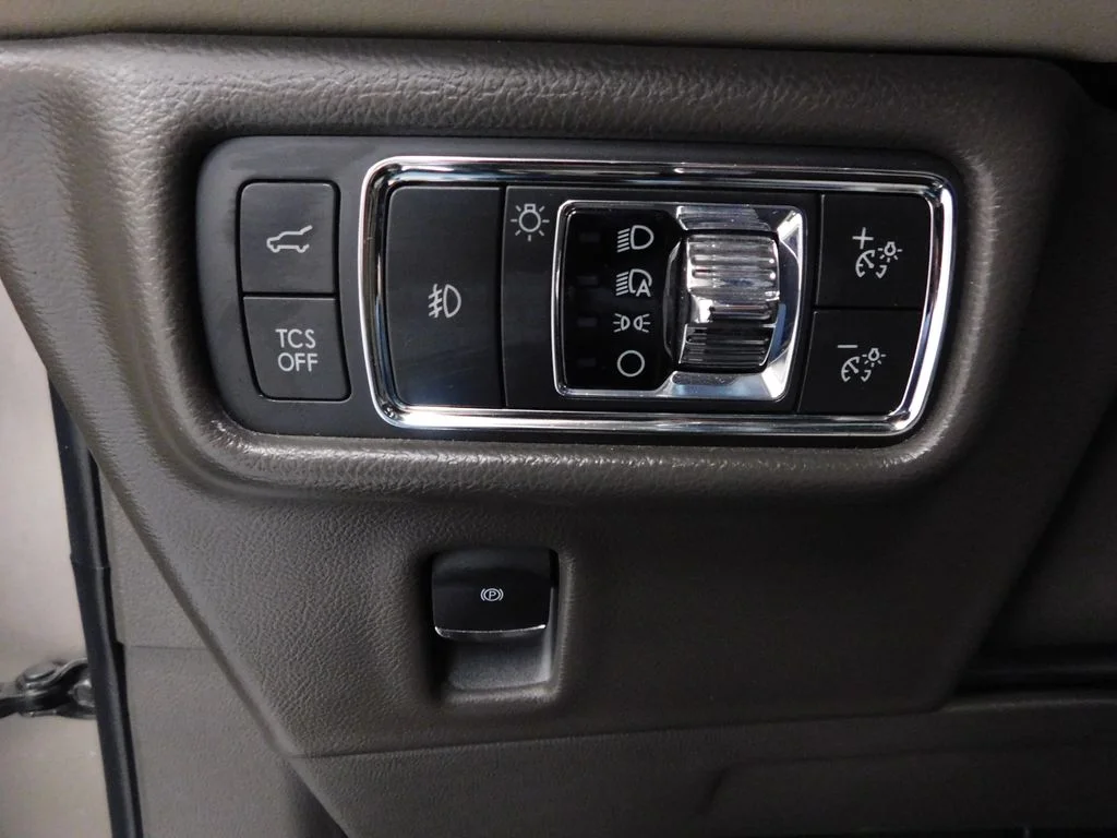 Used 2021 Mocha Lincoln Reserve image 21
