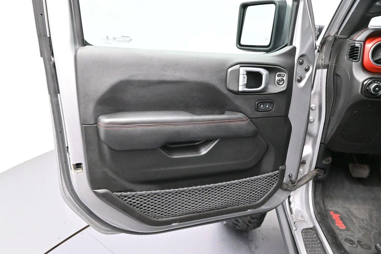Used 2020 Billet Silver Metallic Clearcoat Jeep Rubicon image 9
