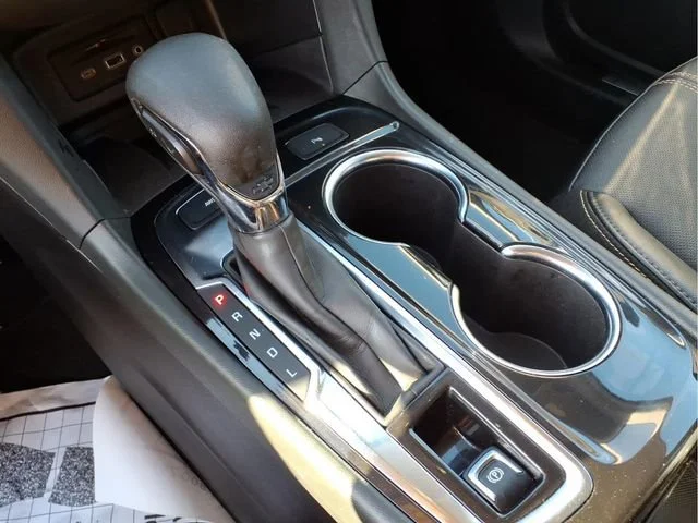 Used 2022 Silver Ice Metallic Chevrolet Premier image 9