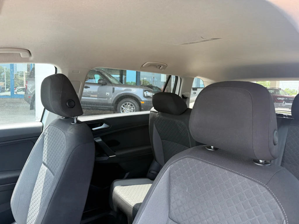 Used 2020 Pure White Volkswagen S image 4