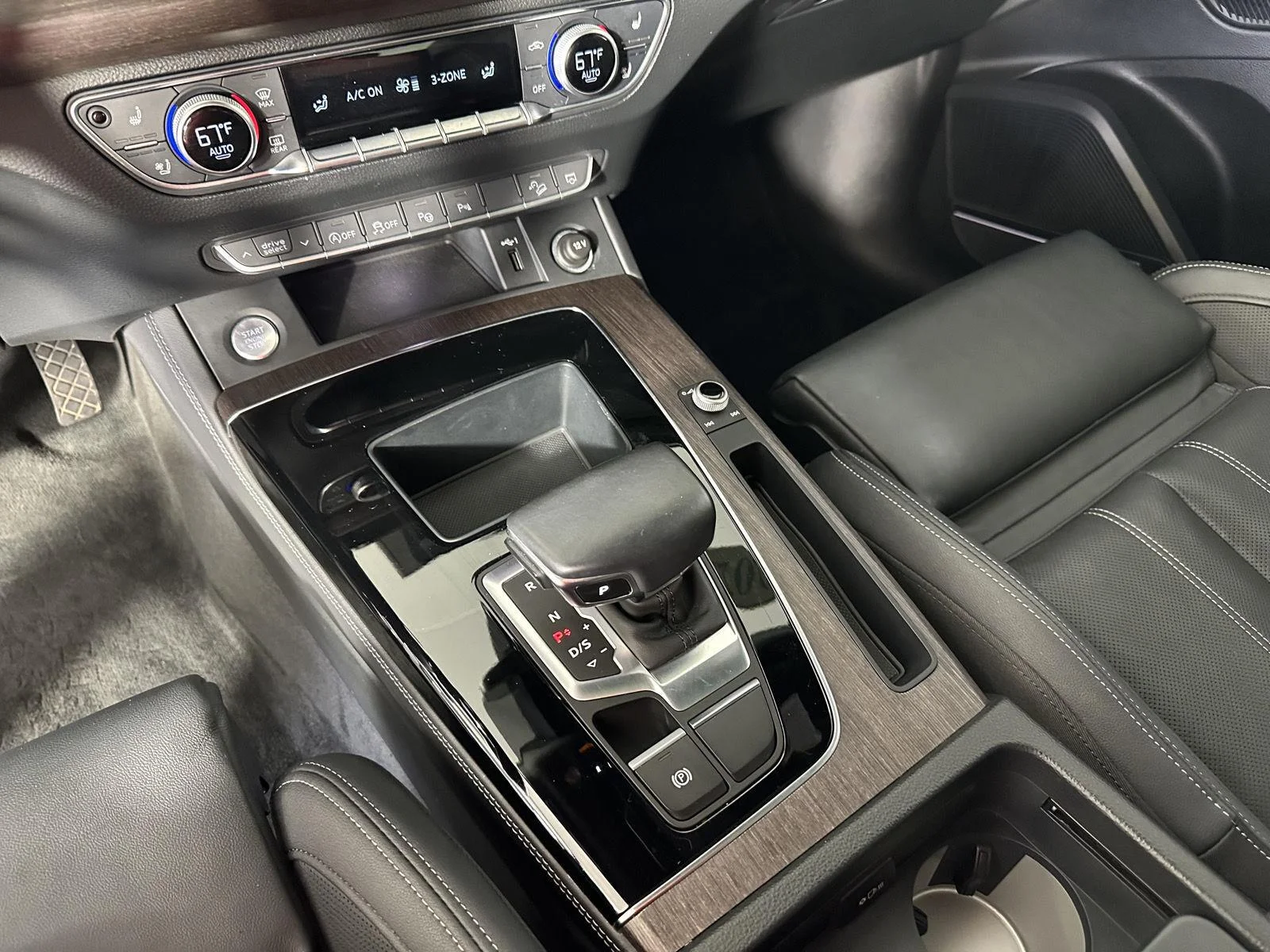 Used 2022 Florett Silver Metallic Audi S line Prestige image 19
