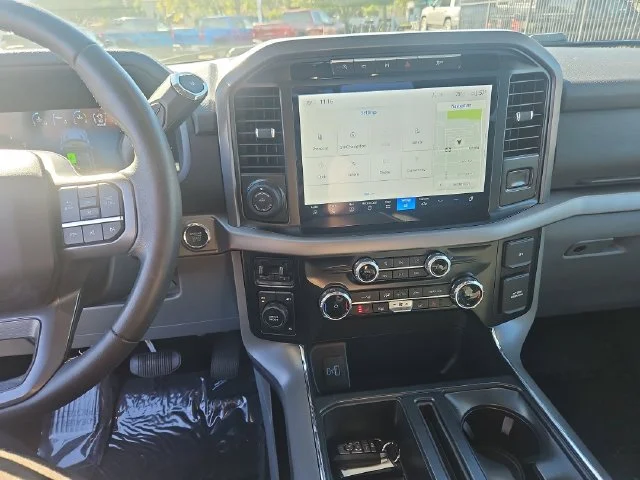 Used 2024 Black Ford XLT image 18