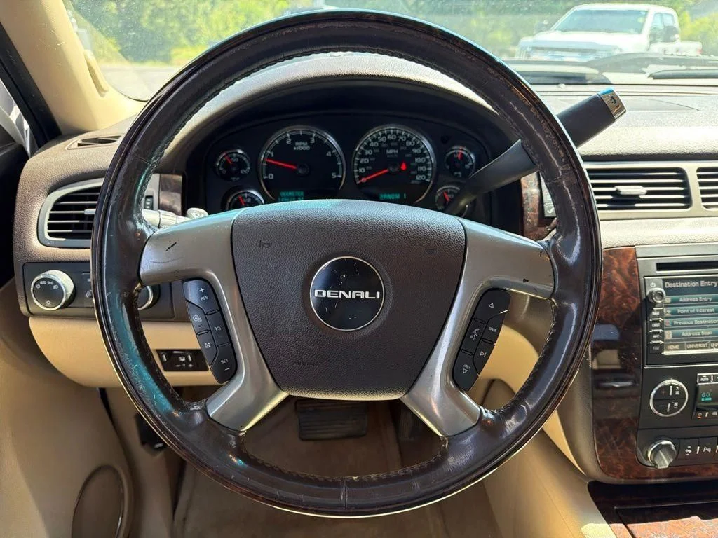 Used 2011 White GMC Denali image 50