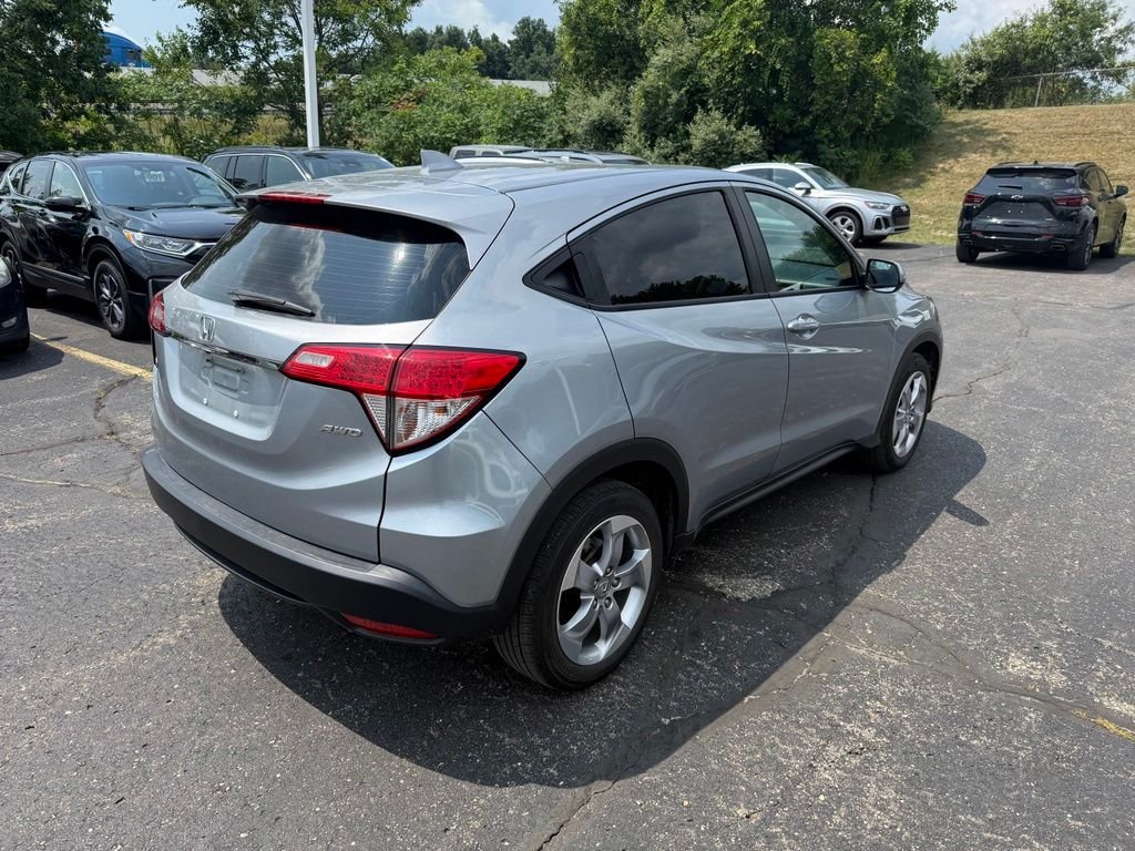 Certified Used 2019 Lunar Silver Metallic Honda LX image 3