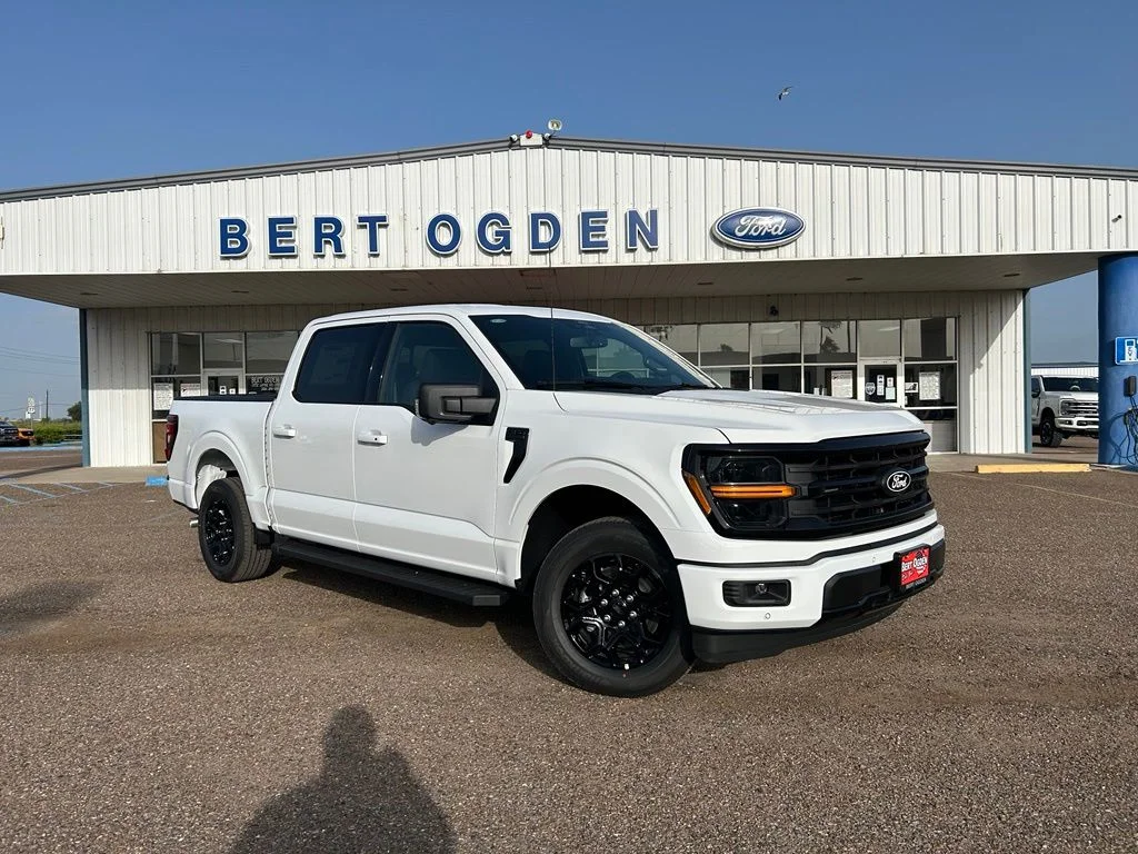 New 2026 Oxford White Ford XLT image 1