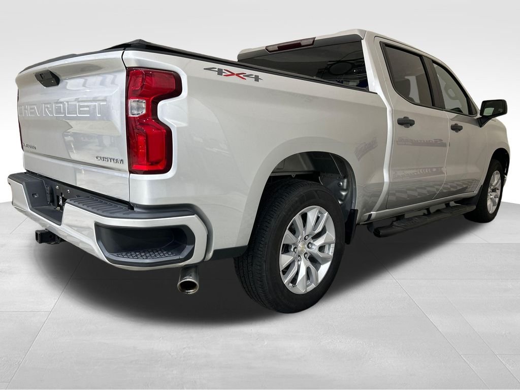 Used 2019 Silver Chevrolet Custom image 6