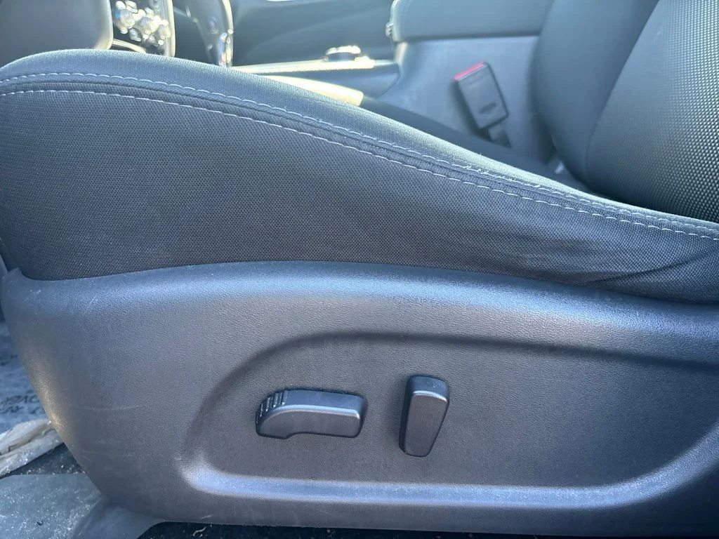 Used 2017 Gray Nissan SV image 17