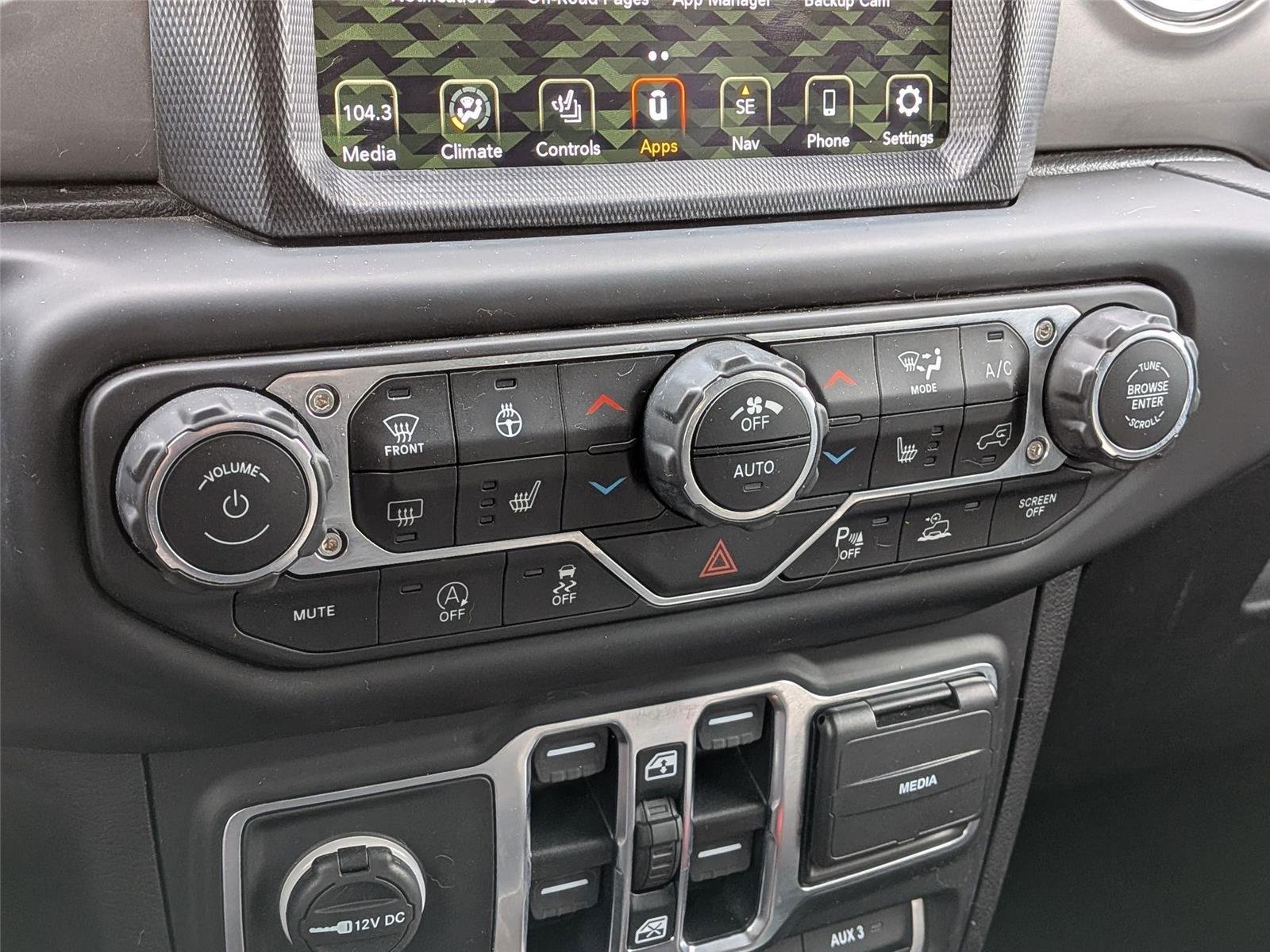 Used 2021 Snazzberry Pearlcoat Jeep Unlimited Sahara image 18