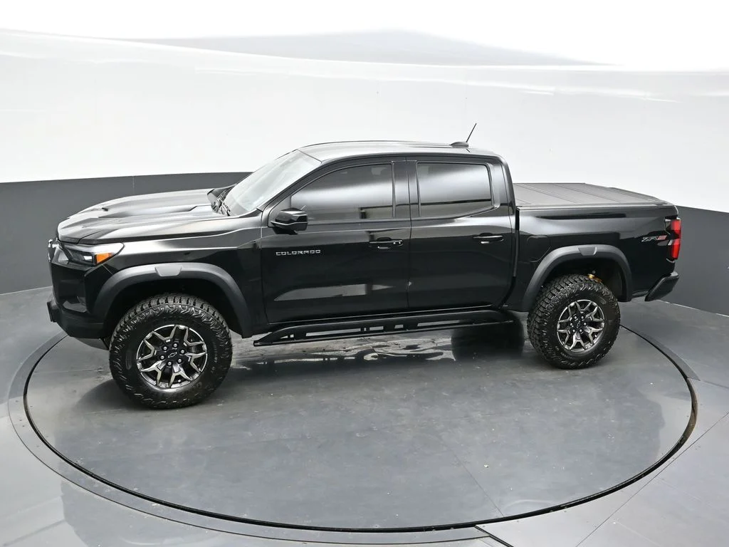 Used 2026 Black Chevrolet ZR2 image 27