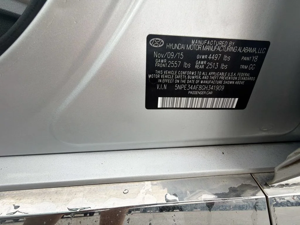 Used 2016 Silver Hyundai Limited image 27