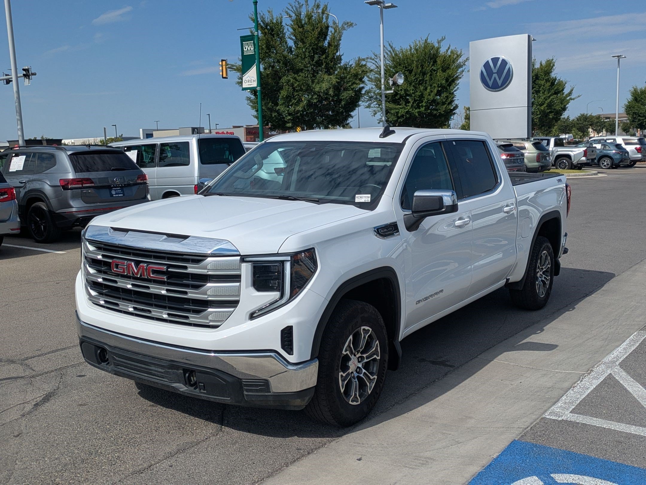 Used 2024 Summit White GMC SLE image 9