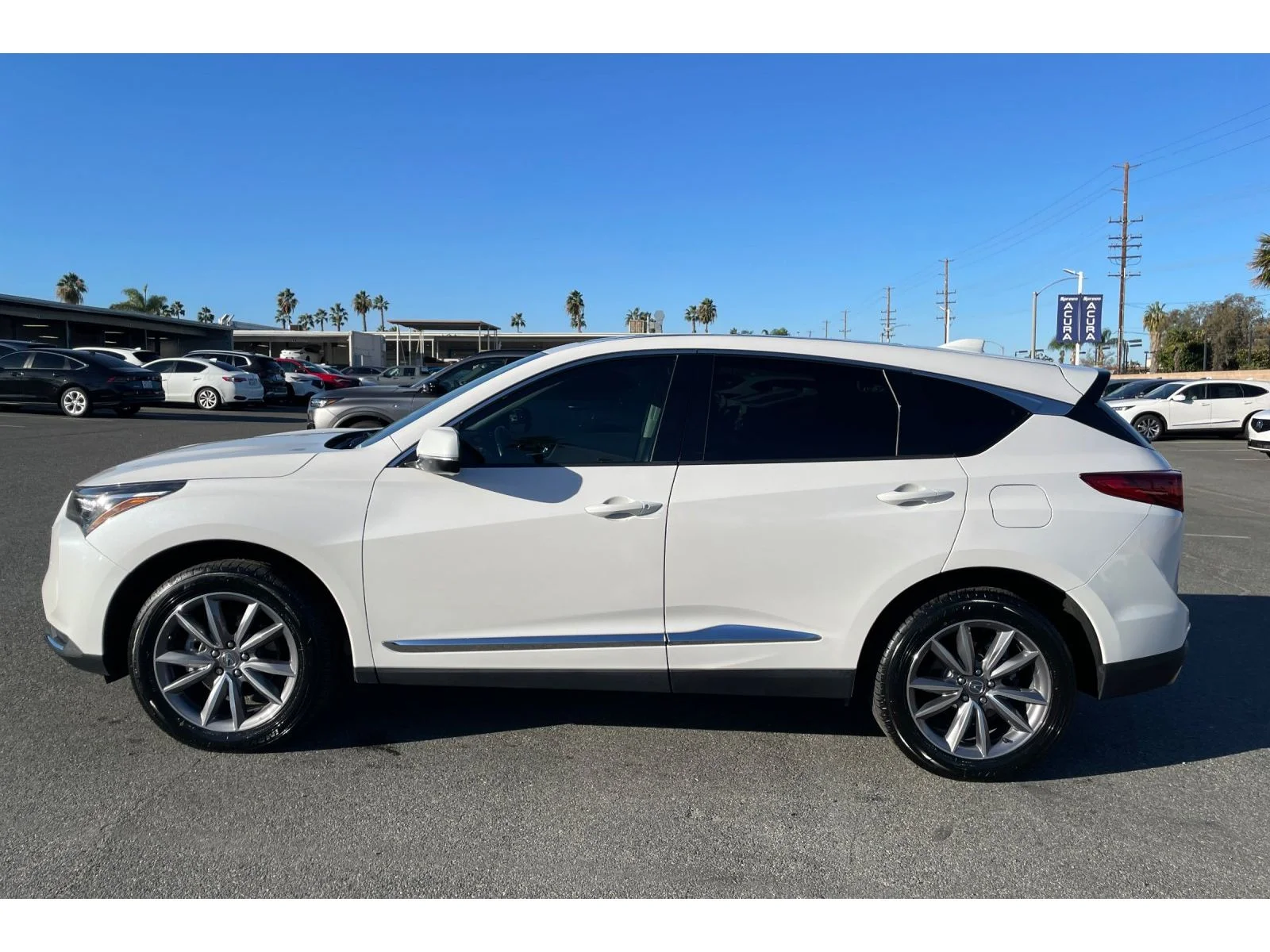 Used 2023 Platinum White Pearl Acura w/Technology Package image 2