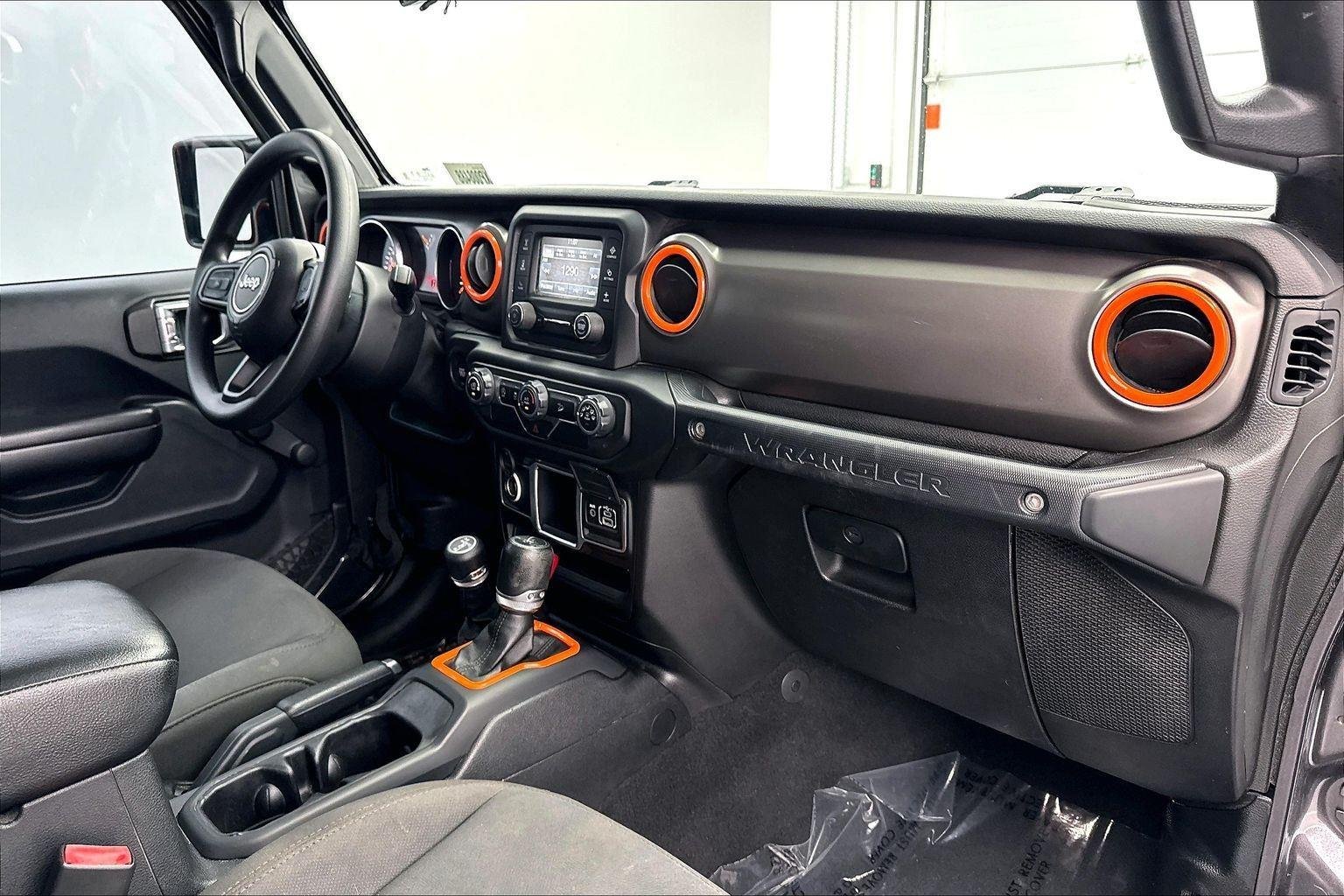 Used 2018 Granite Crystal Metallic Clearcoat Jeep Sport image 21