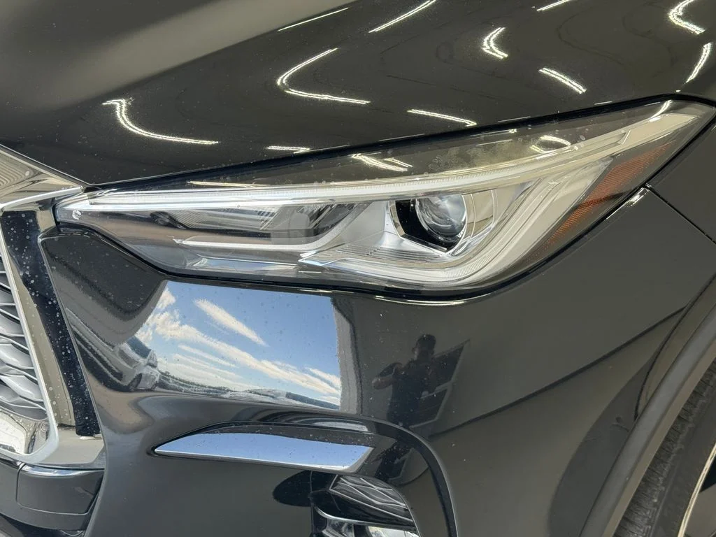 Certified Used 2022 Black INFINITI LUXE image 5
